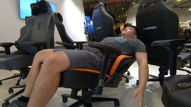 Gaming chair reclining