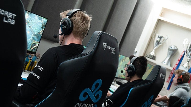 Cloud9 Pro players using Secretlab chairs