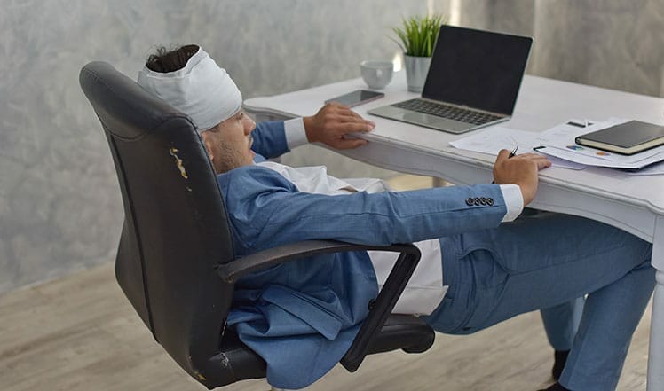 Cheap computer workstation, health problems