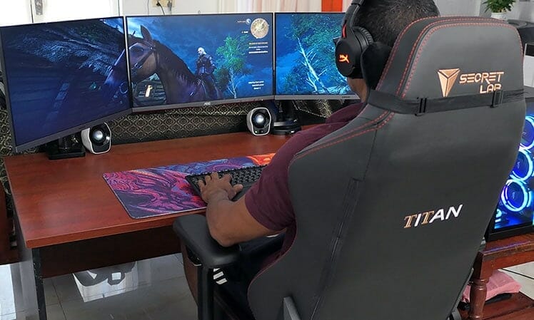 Playing Witcher 3 in a Titan 2020 Series Stealth edition chair