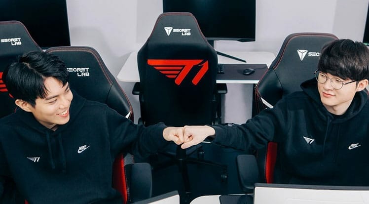 T1 esports gaming chairs Secretlab