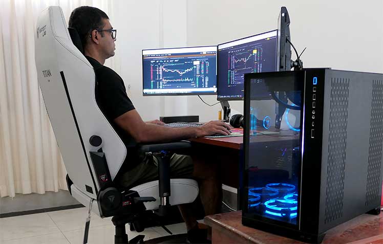 Secretlab Titan work-from-home setup