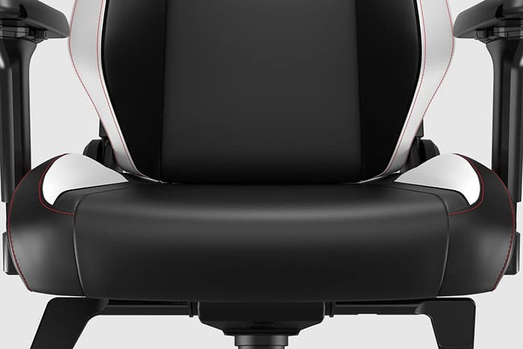 Titan Classic gaming chair