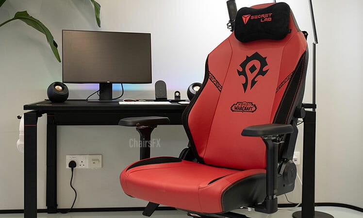 Horde gaming chair desk setup