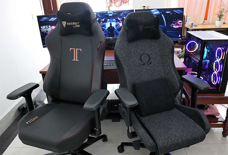 Black Secretlab 2020 Series chairs