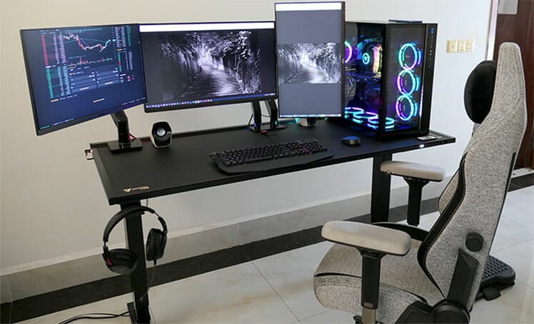 Magnus Pro desk with triple screens
