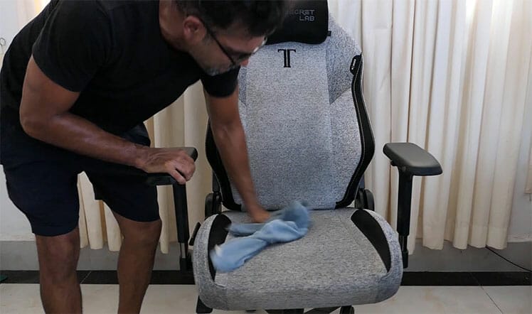 Using a Secretlab method to  to clean an Embody gaming chair